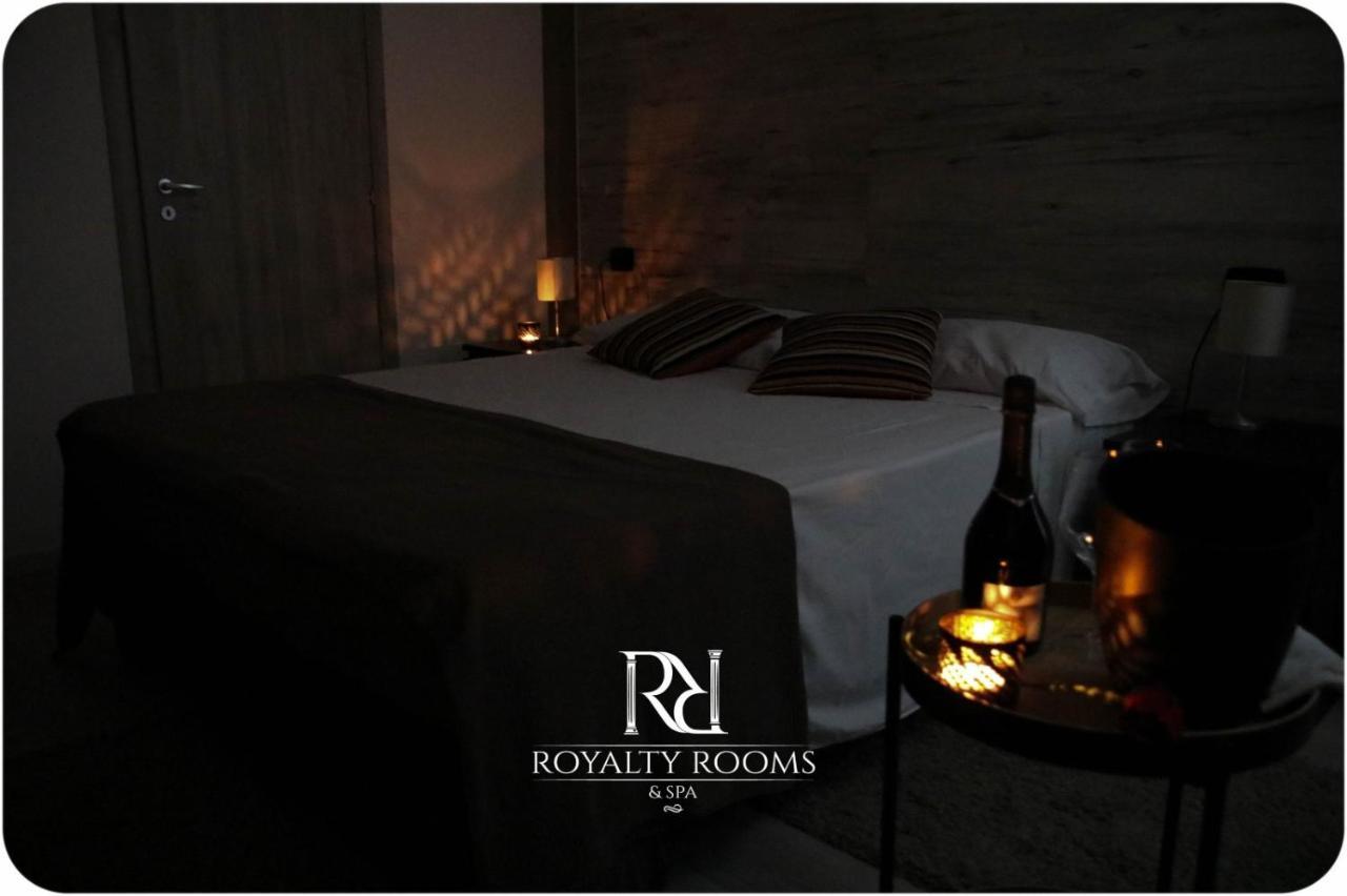 Royalty Rooms & Spa Napoli Eksteriør bilde
