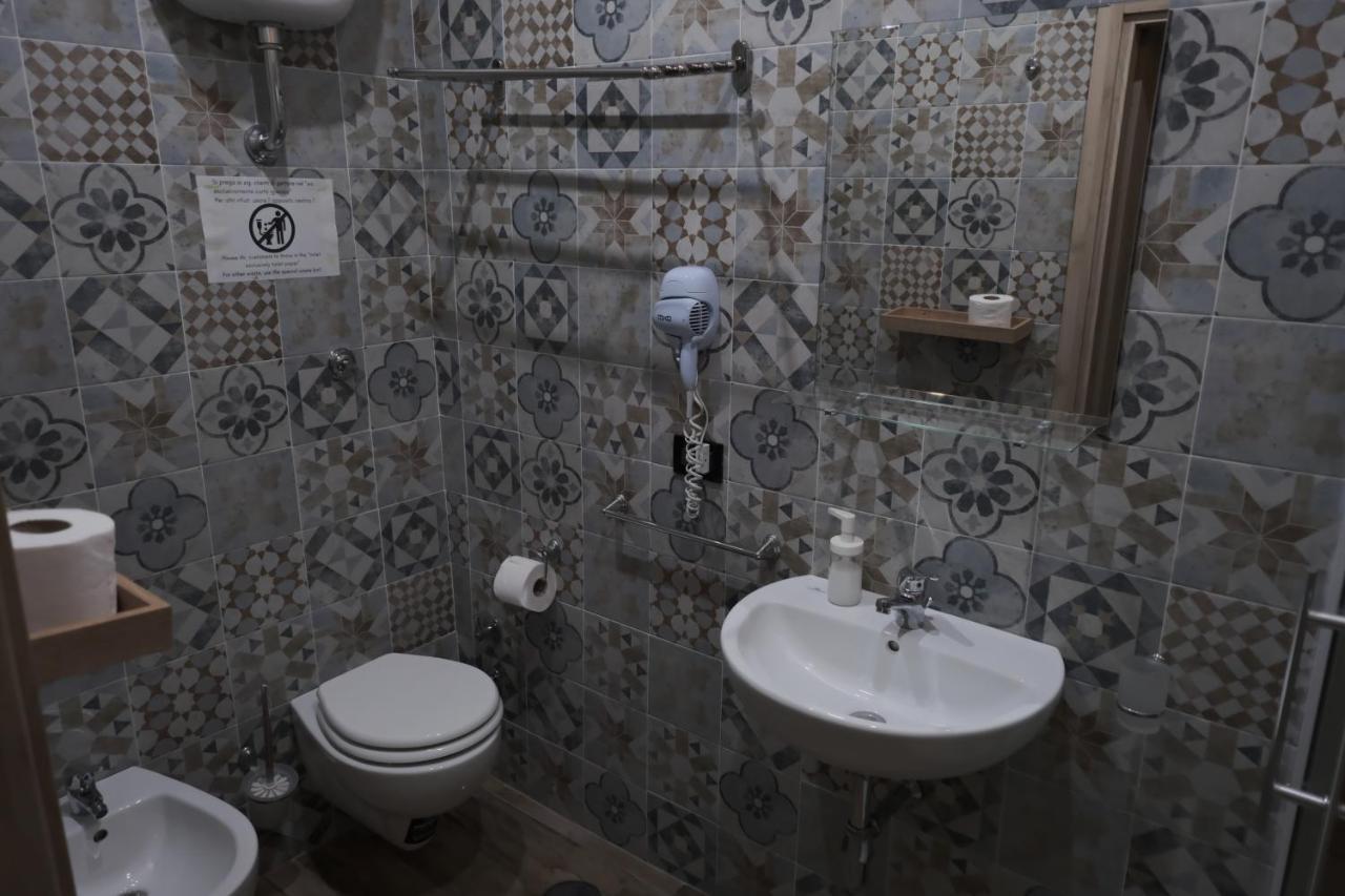 Royalty Rooms & Spa Napoli Eksteriør bilde