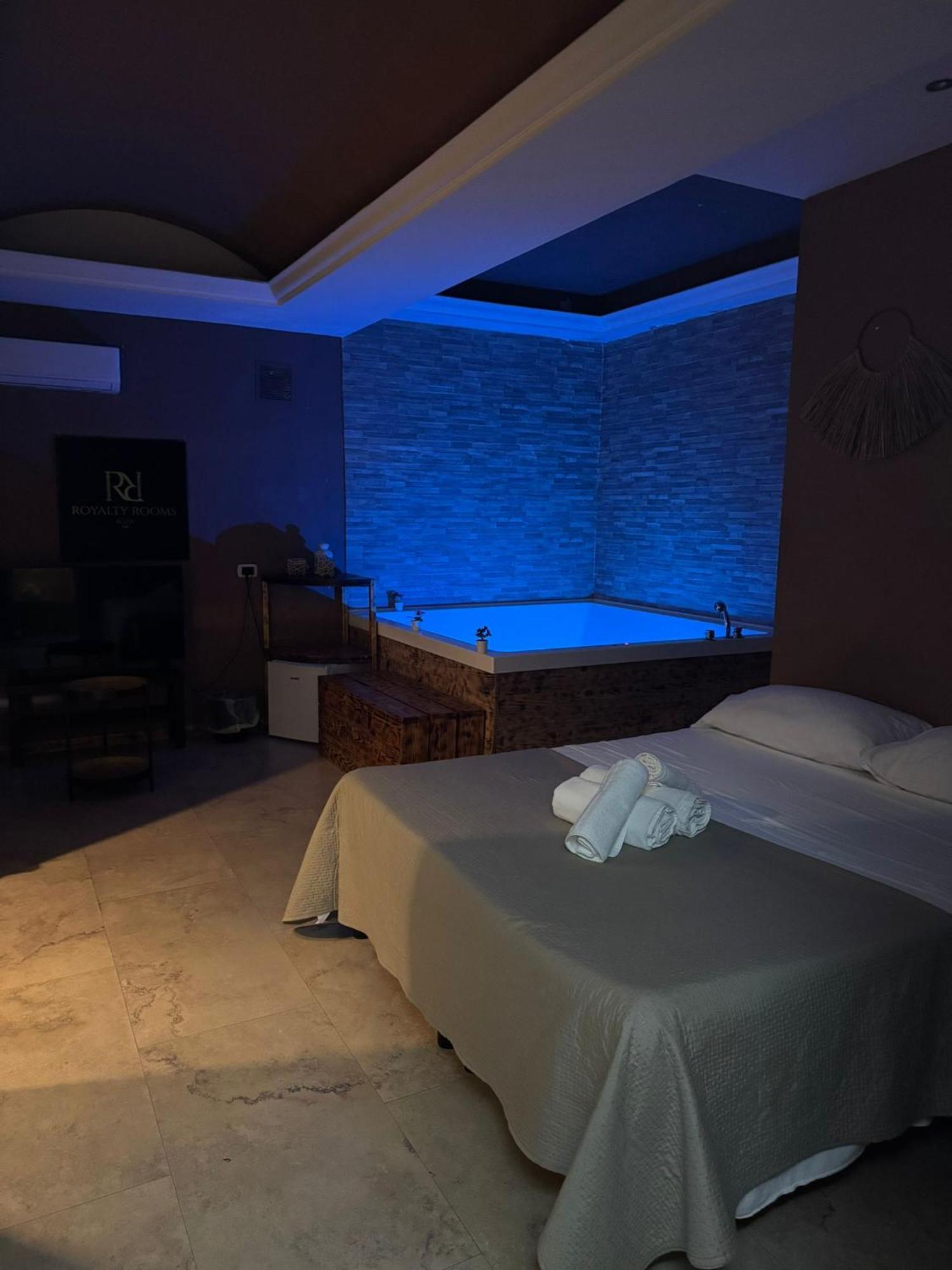 Royalty Rooms & Spa Napoli Eksteriør bilde