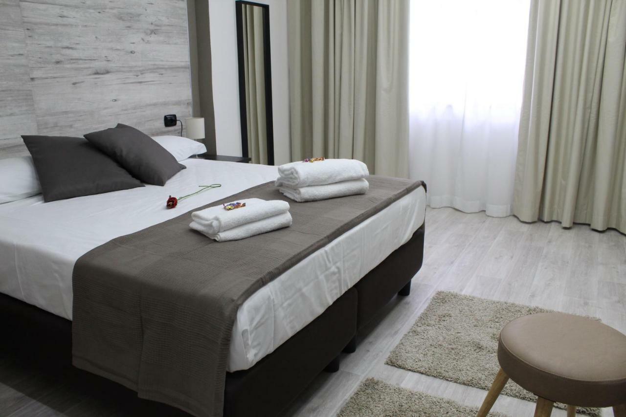 Royalty Rooms & Spa Napoli Eksteriør bilde